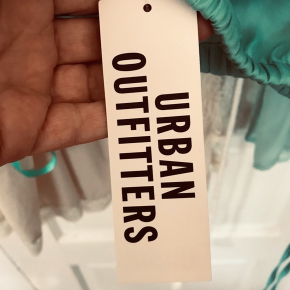 Urban Outfitters crop top - Picture 2 of 3
